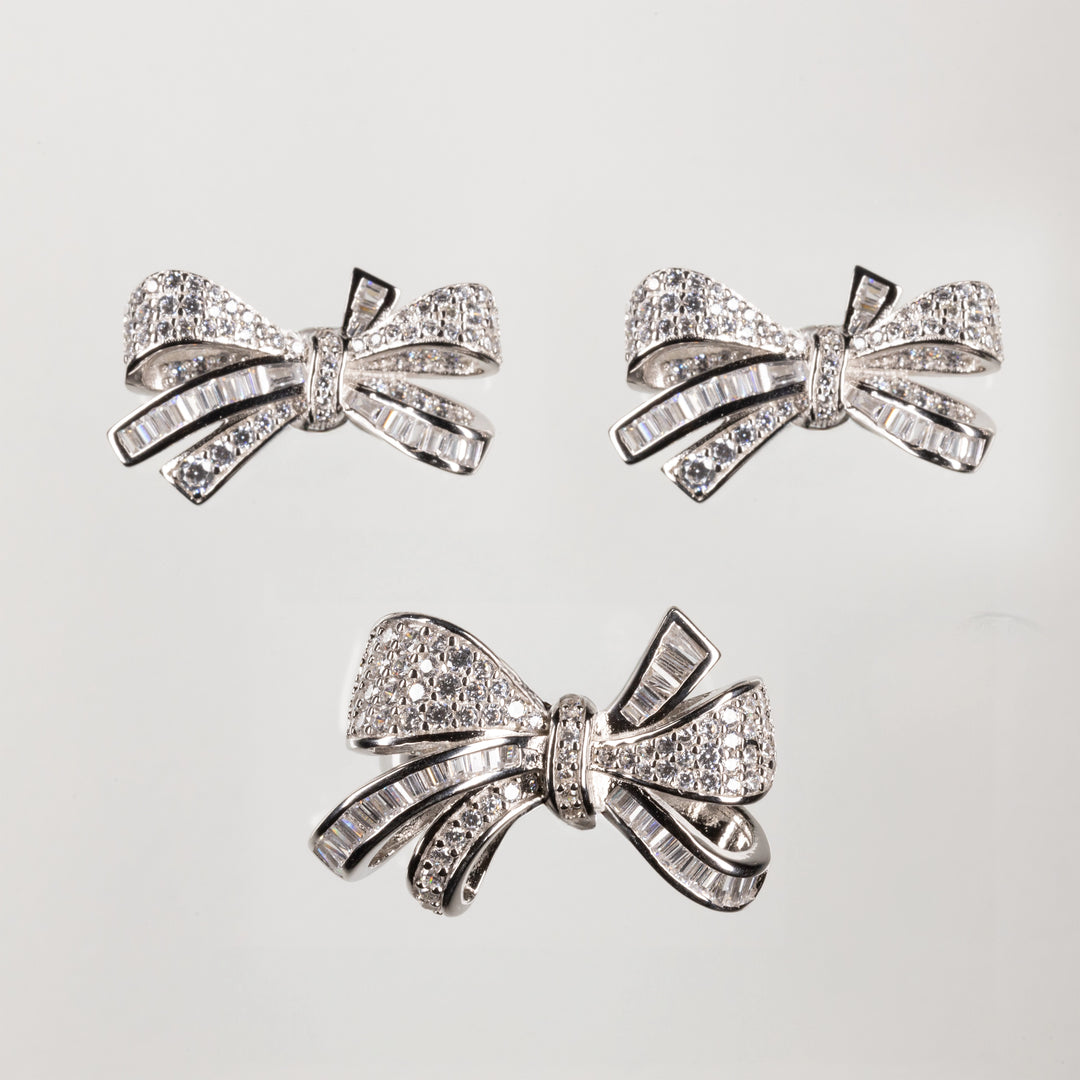 Regina’s Whisper Set