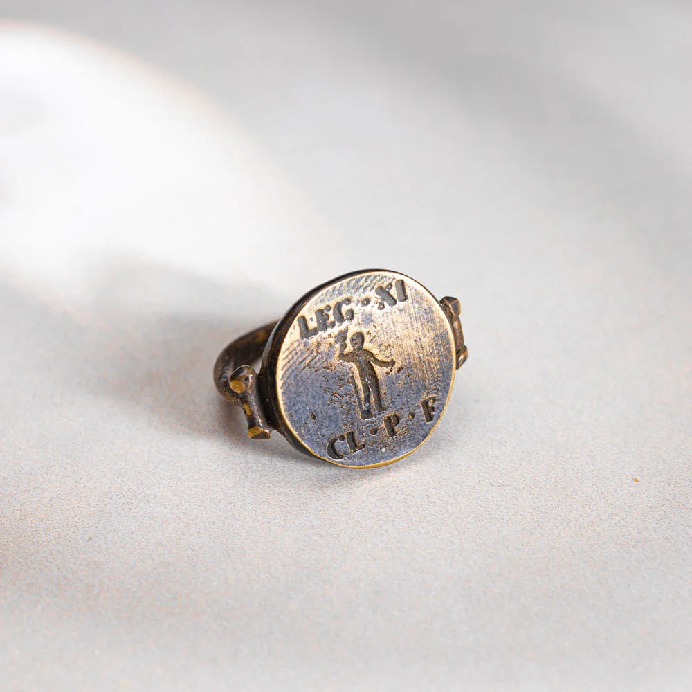 Legio XI Claudia . P. F.