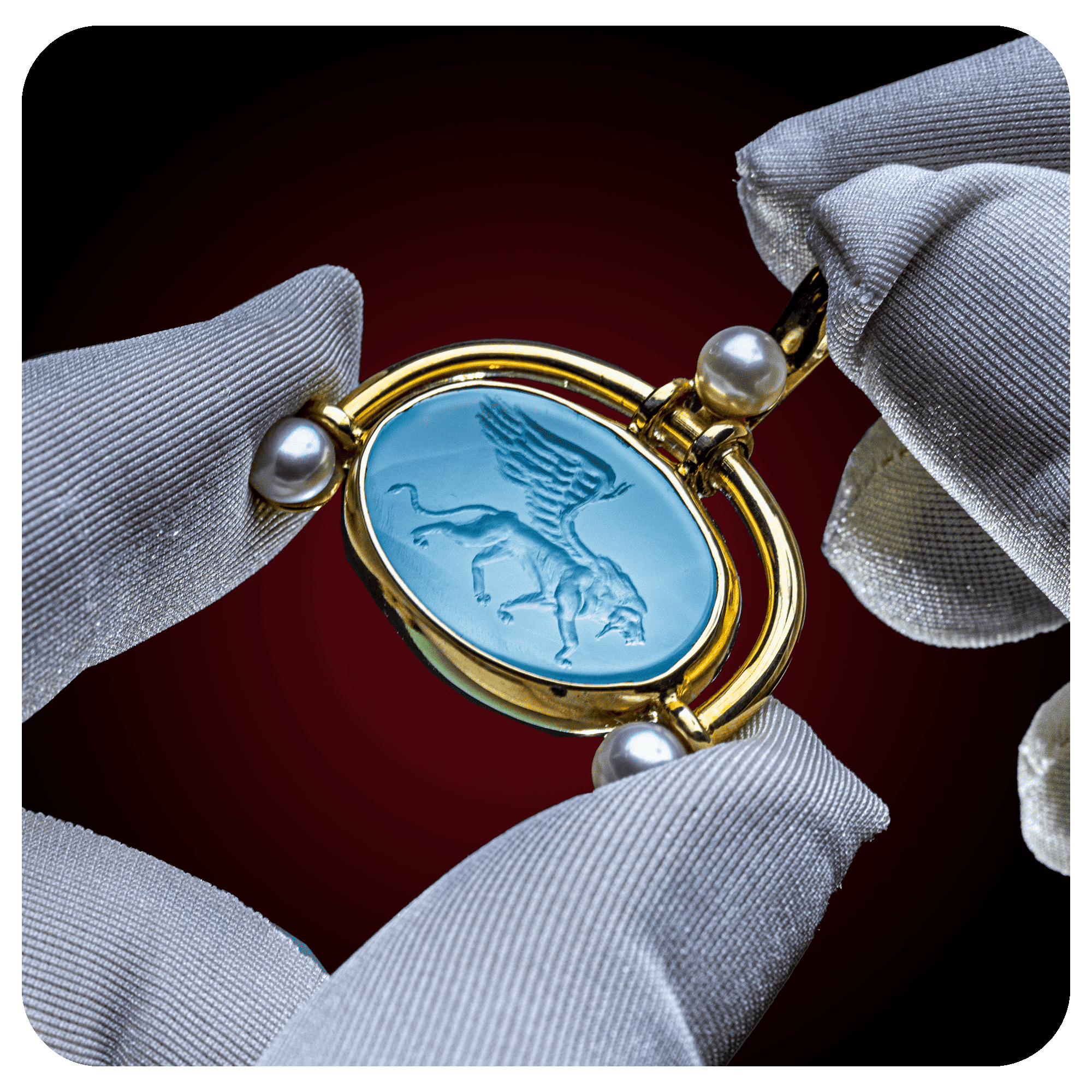 Winged Lion, Intaglio Pendant, Chalcedony - SPQR SHOP