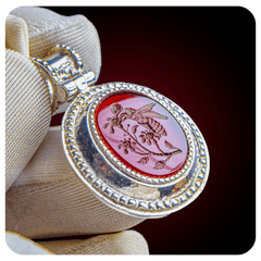 Humming bee, Intaglio Pendant, Carnelian Stone - SPQR SHOP