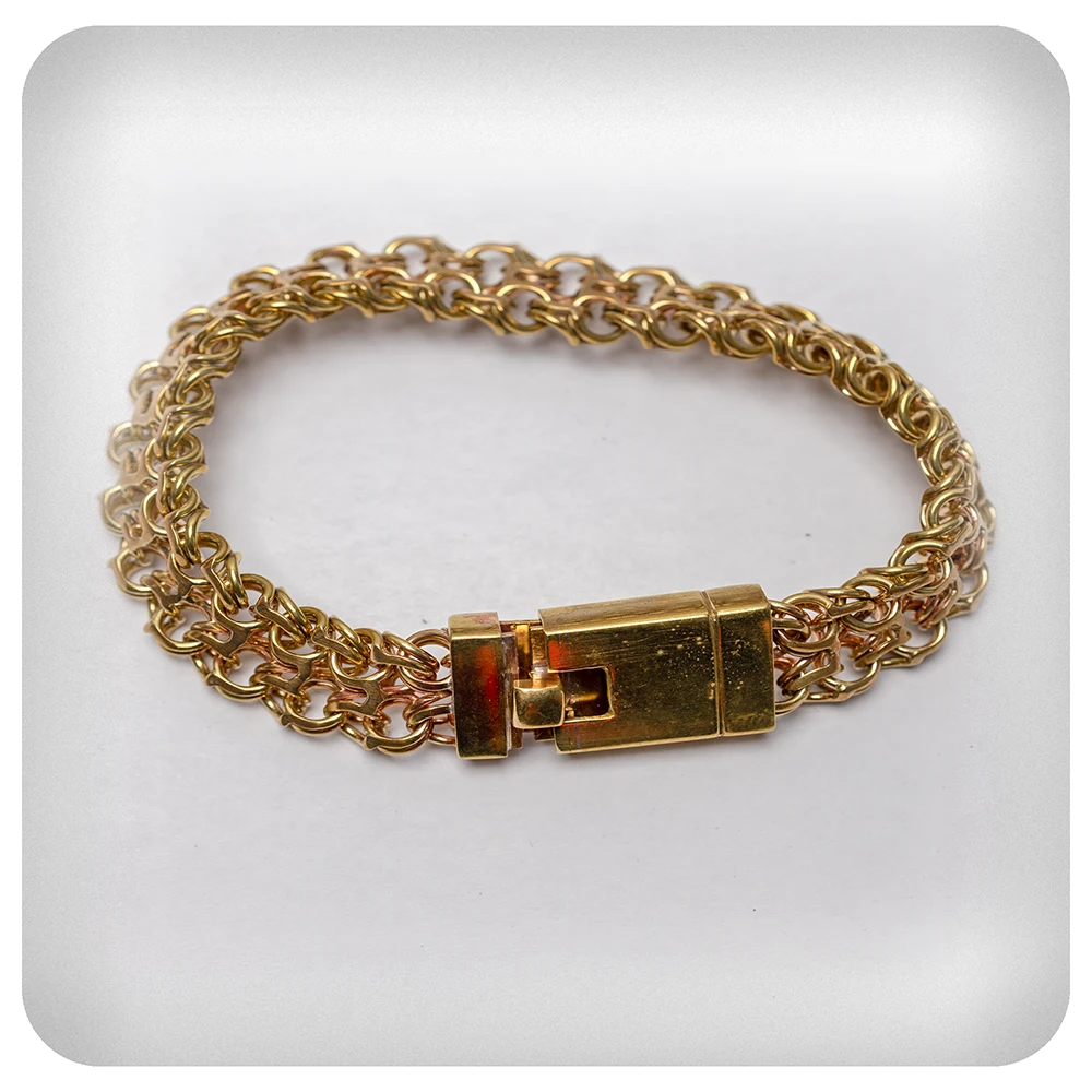 Vestal's Graceful Roman Bracelet