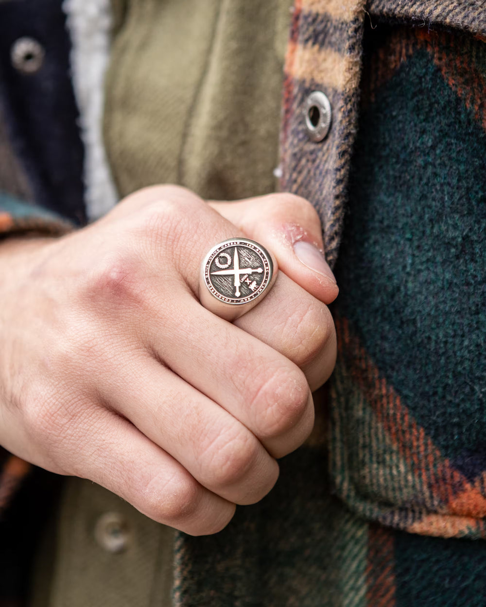 Legio SPQR X worn on hand - SPQR SHOP