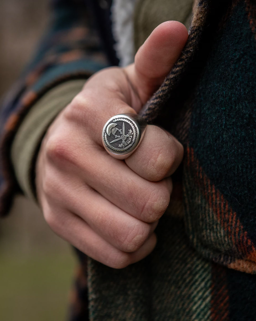 Legio SPQR worn on hand - SPQR SHOP