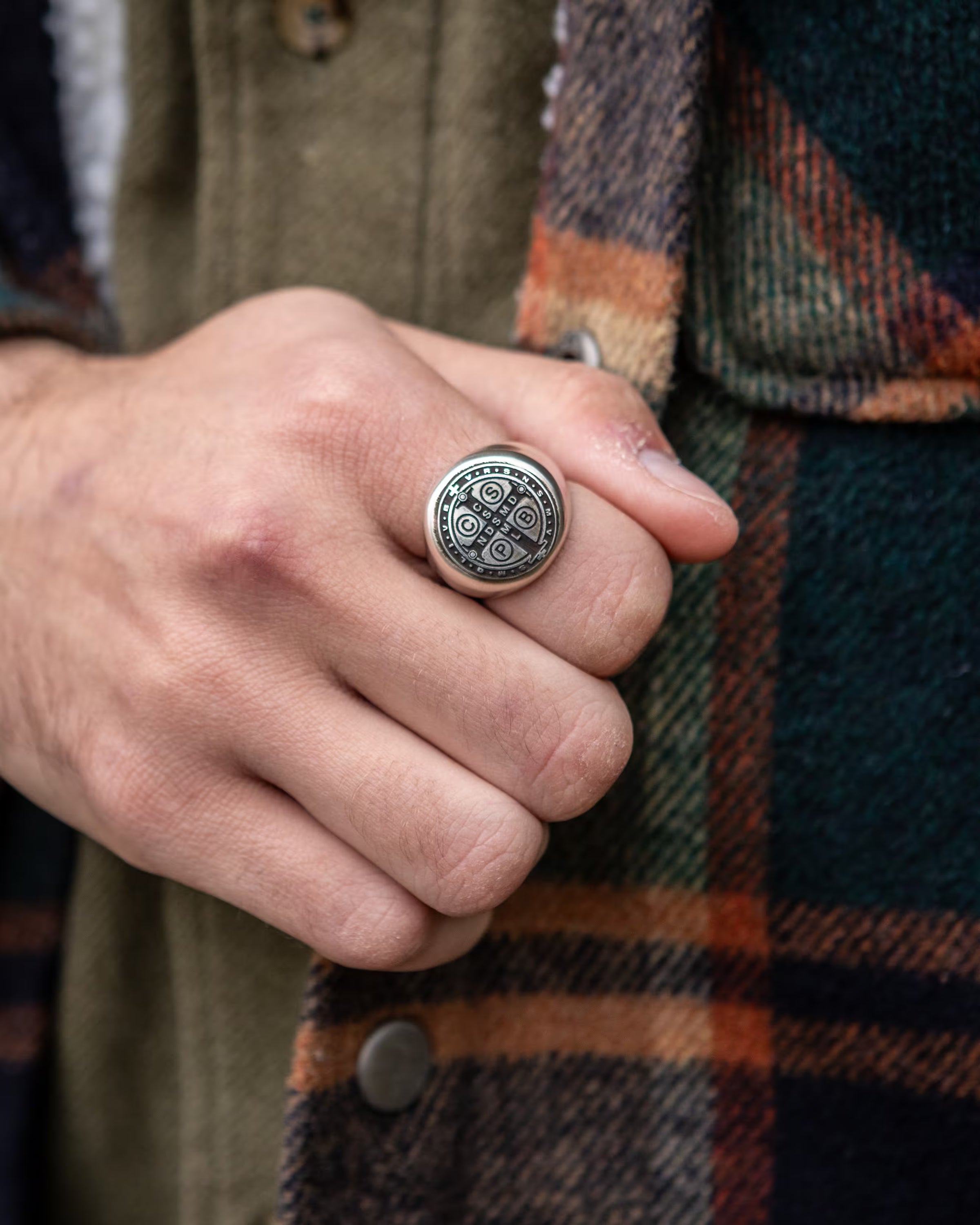 Cross Saint Benedict worn on hand - SPQR SHOP