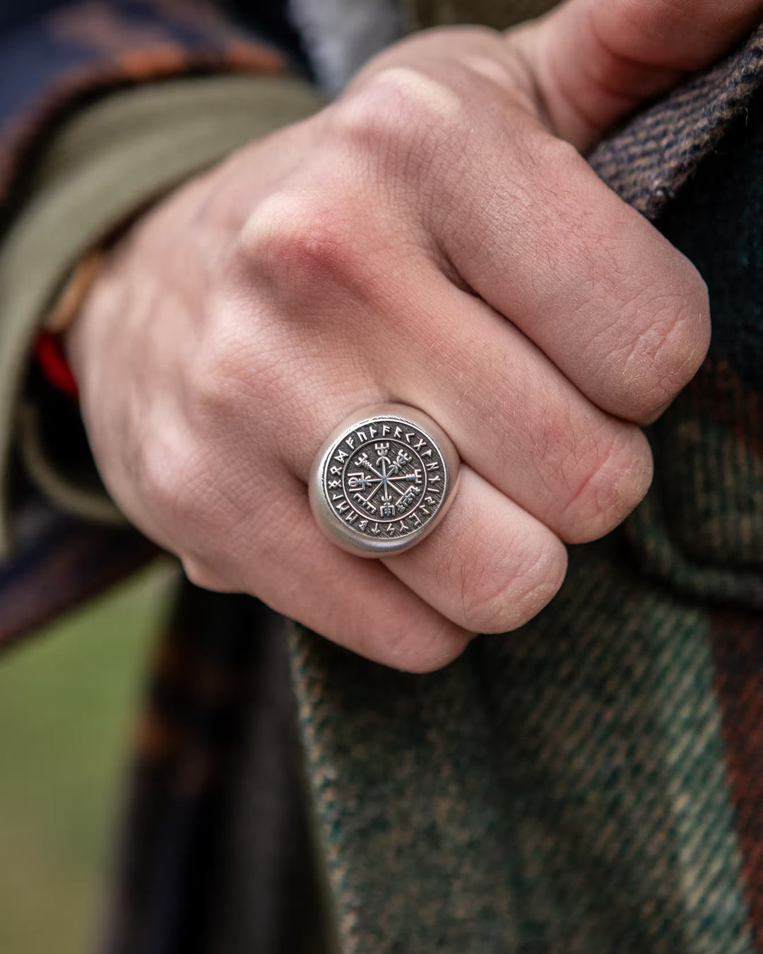 Celtic Shield worn on hand - SPQR SHOP