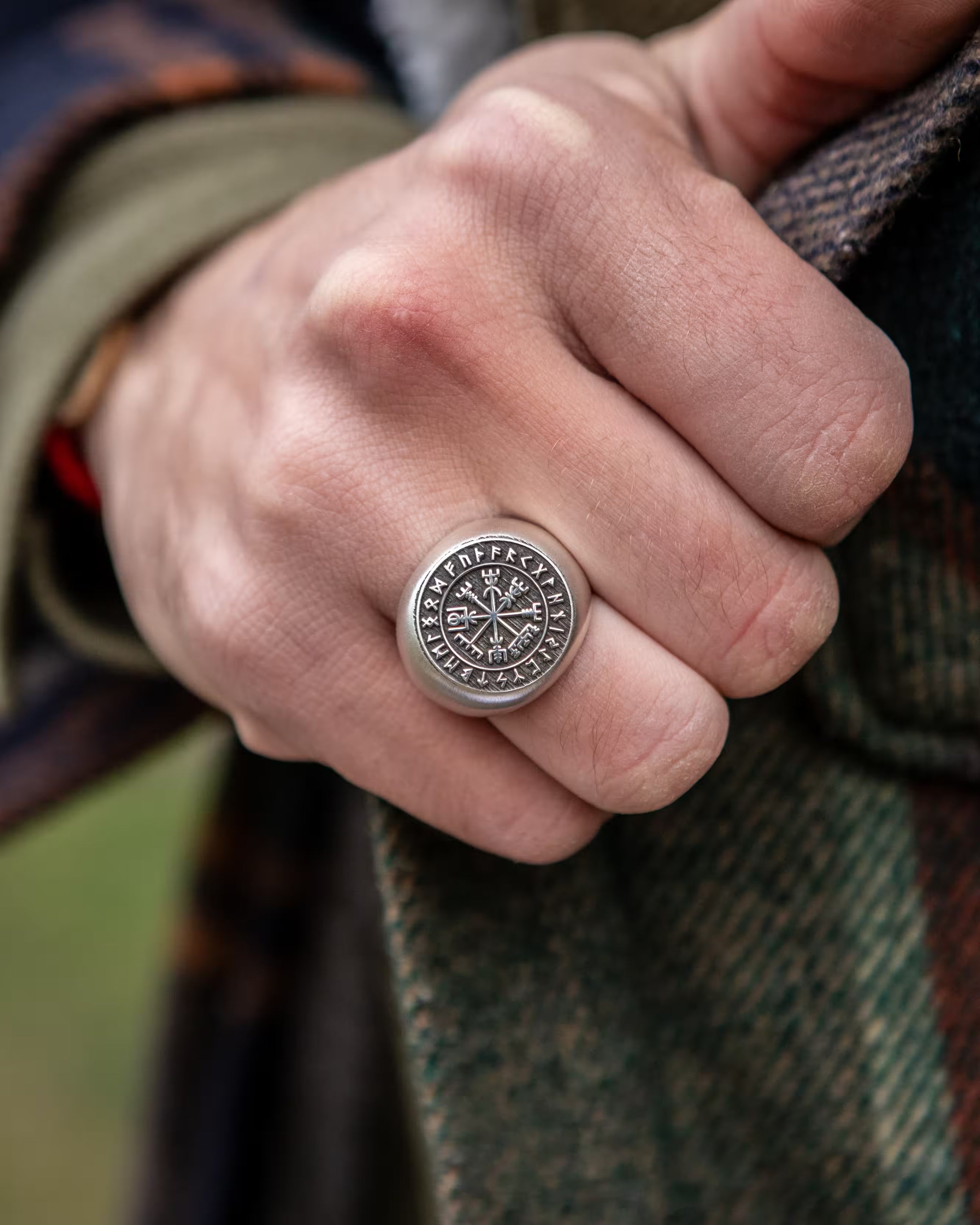 Celtic Shield worn on hand - SPQR SHOP