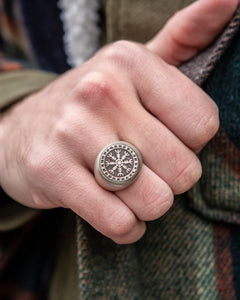 Shield worn on hand - SPQR SHOP