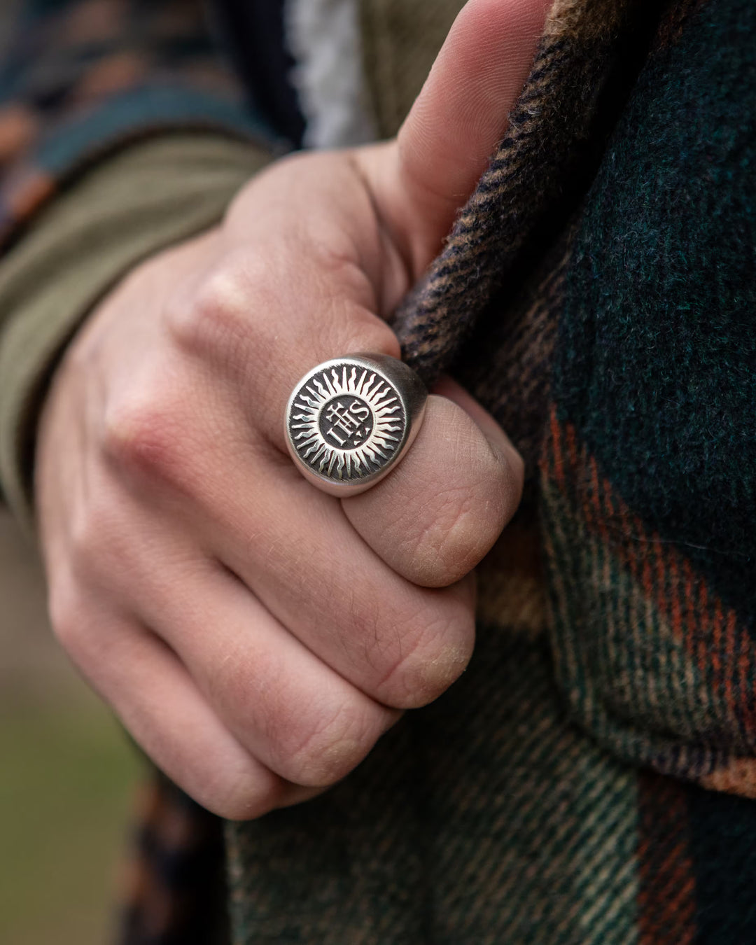 I.H.S. worn on hand - SPQR SHOP