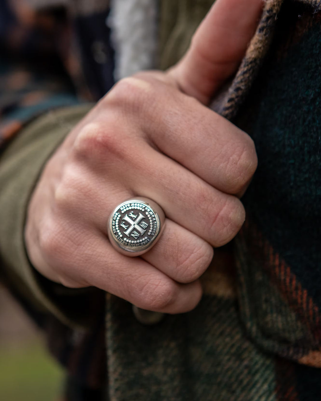 The Seal of Faith - Crusader Ring worn on hand - SPQR SHOP