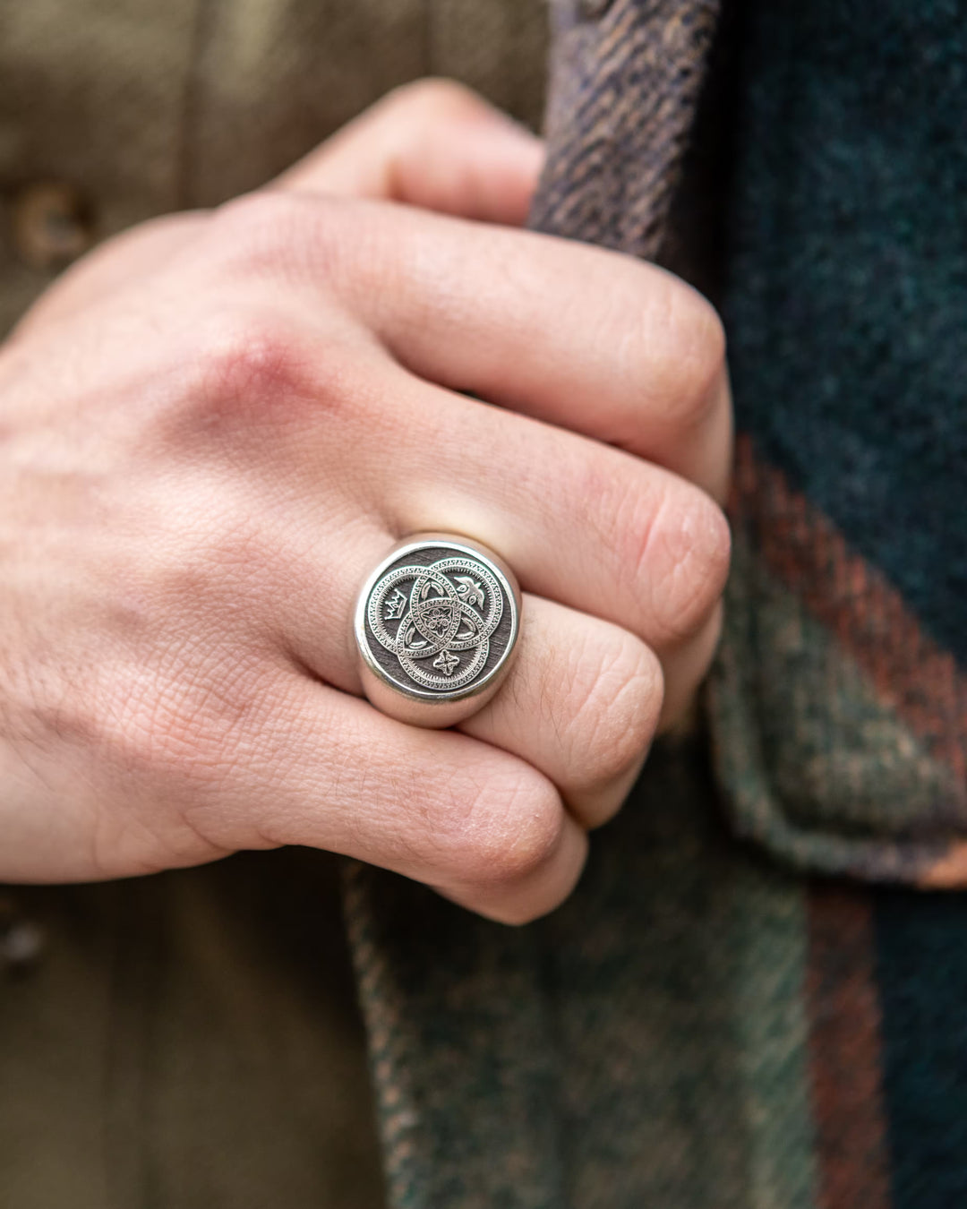 ETERNAL TRINITY RING – SACRED KNOT OF UNITY worn on hand - SPQR SHOP