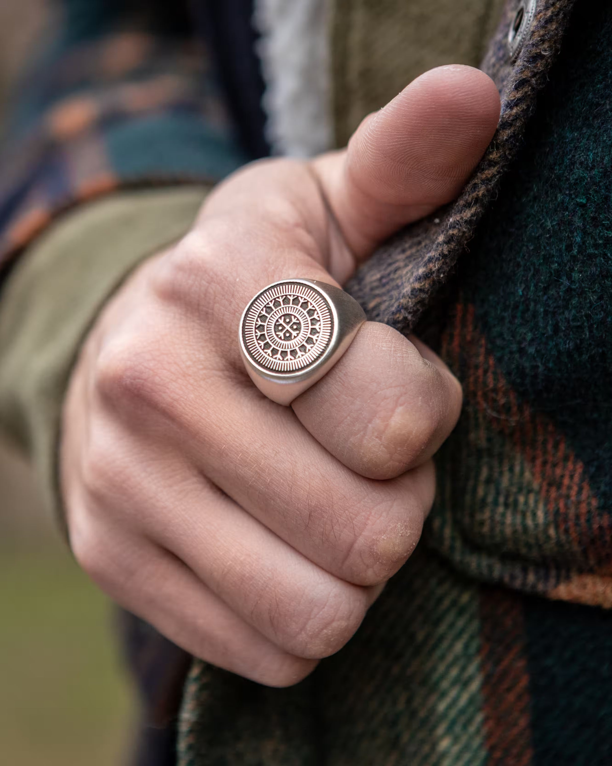 iLLyrian worn on hand - SPQR SHOP