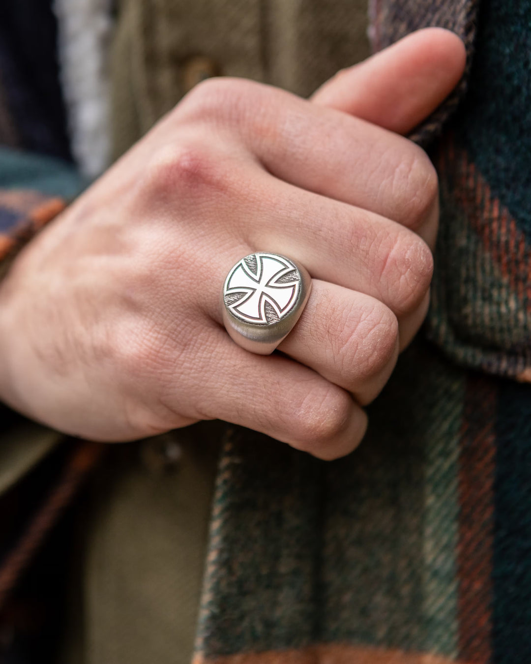 The Second Crusader Ring worn on hand - SPQR SHOP