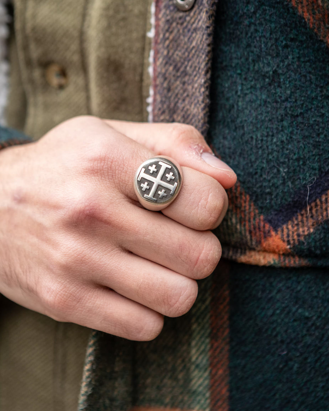 The Third Crusader Ring worn on hand - SPQR SHOP