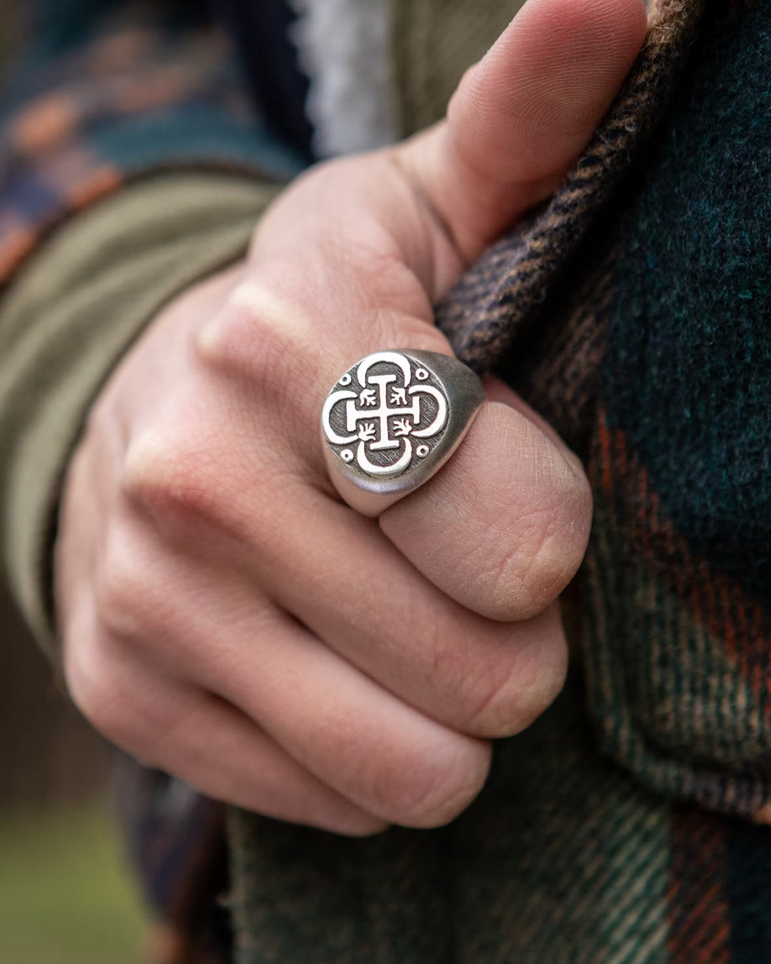 The Forth Crusader Ring worn on hand - SPQR SHOP
